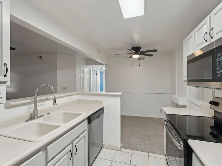 650 S Main St #4101 — Photo 6