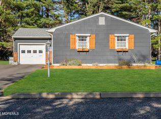 1086 Edgebrook Dr S, Toms River, NJ