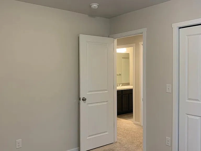 537 NE 138th Pl — Photo 23