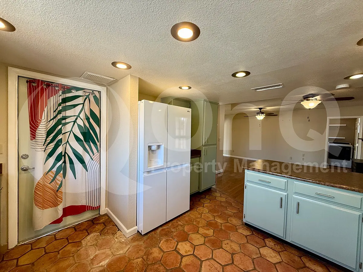 4 bed, 2.0 bath, 1857 sqft, $2,399 — Photo 4