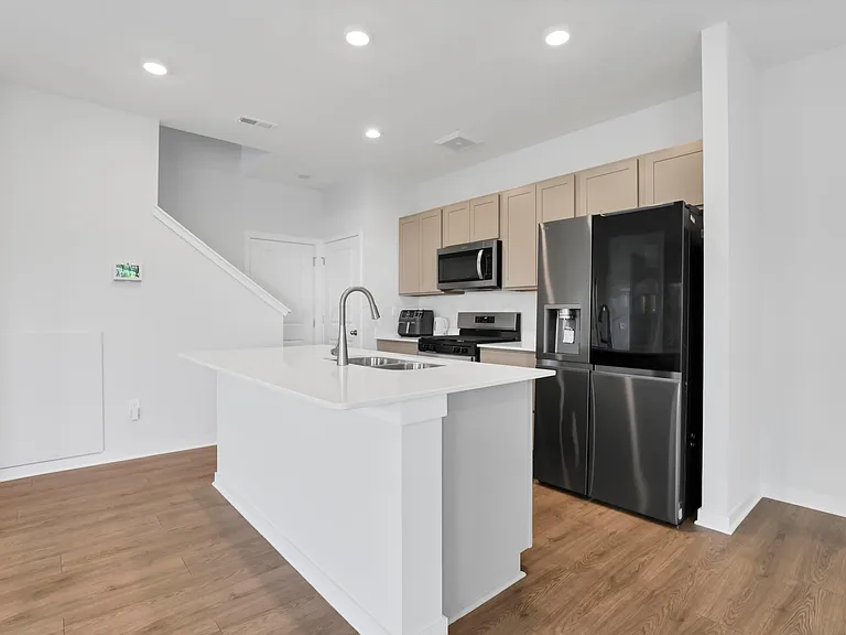 6302 Marinelli Dr N — Photo 12