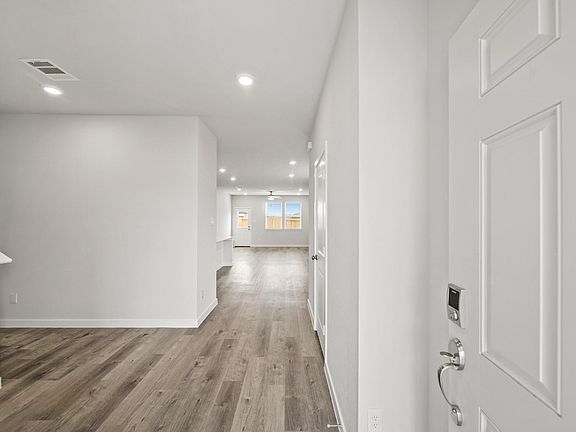 4th image of 1121 Avenue M