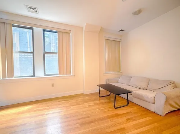 42-42 Beach St #3D, Boston, MA 02111
