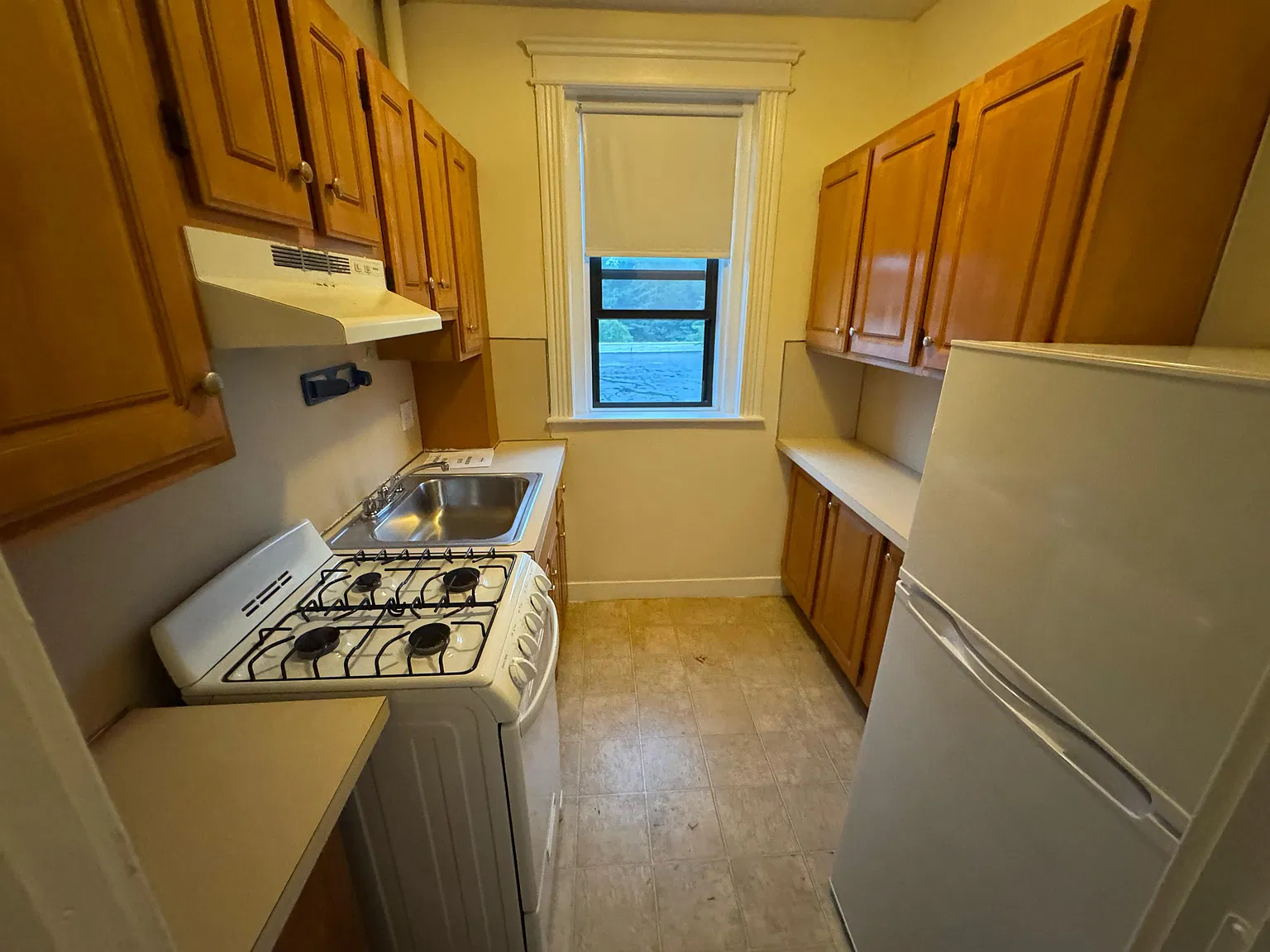 Studio, 9999 sqft, $1,900 — Photo 2