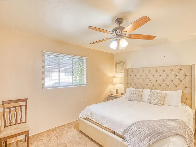 1516 E Spring St — Photo 22