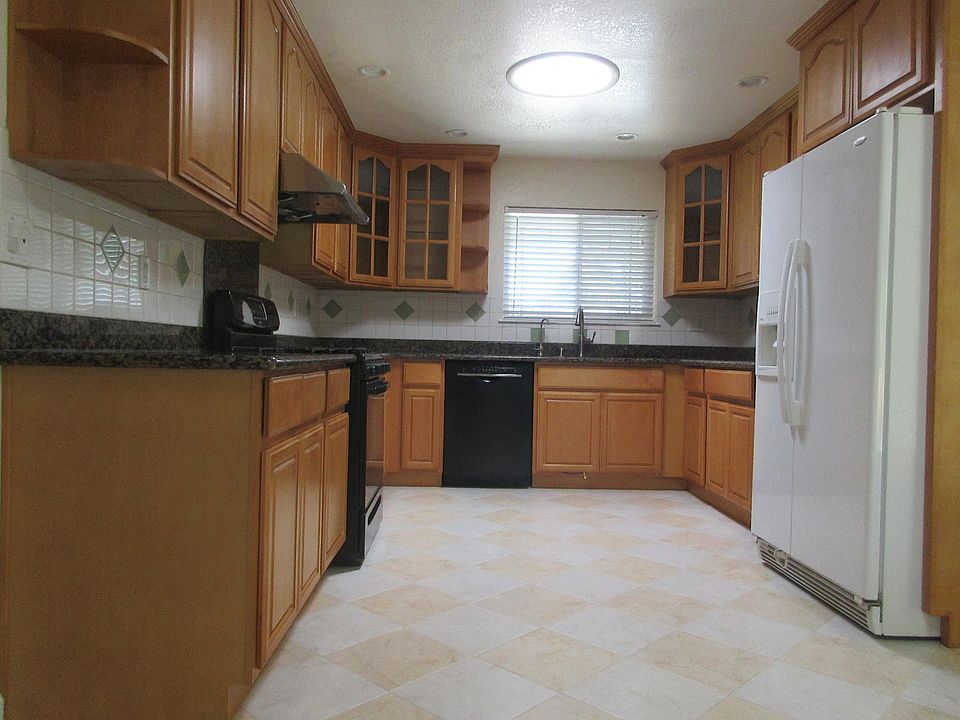 1st image of 1504 Portola Dr