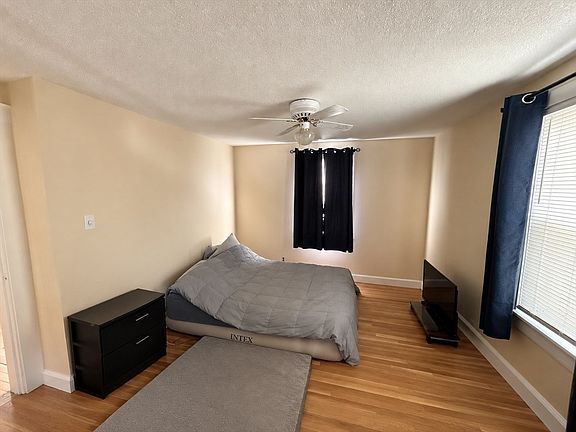 5th image of 24 Curtis Rd