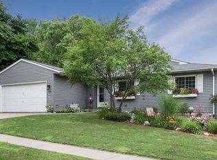 1603 Gryn Dr, Iowa City, IA 52246