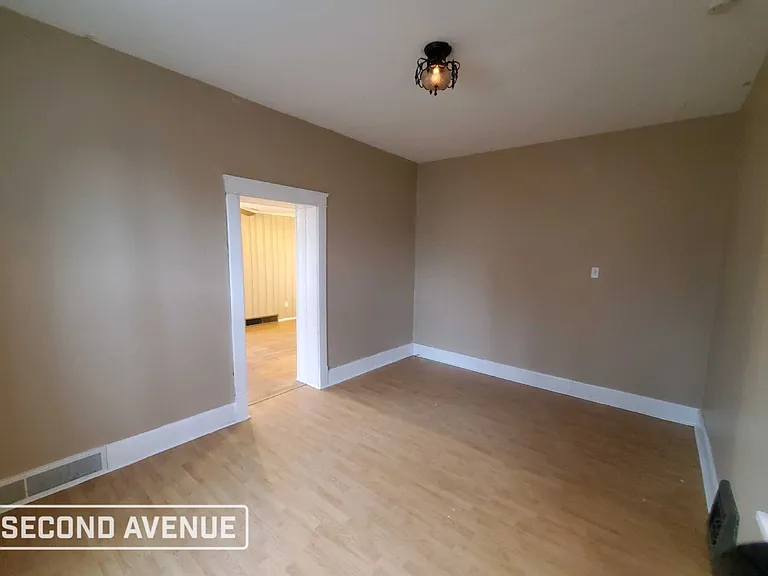 401 N Douglas Ave — Photo 7
