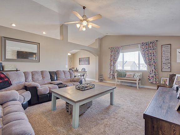 5th image of 1135 N Drystone Dr