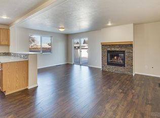 2228 SW 23rd St, Redmond, OR 97756