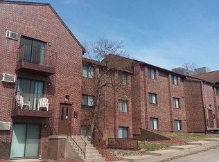 42 W Court St #412, Iowa City, IA 52240