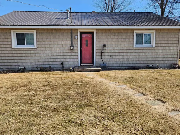 5816 Avalon Dr, Pinconning, MI 48650