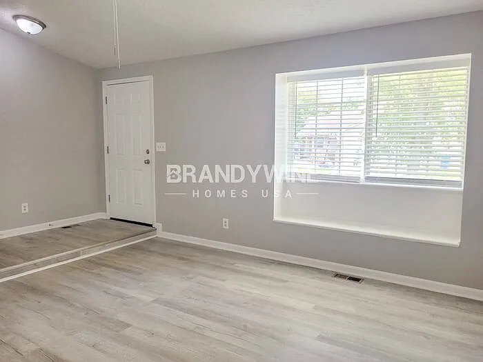 4108 Luxembourg Cir E — Photo 6