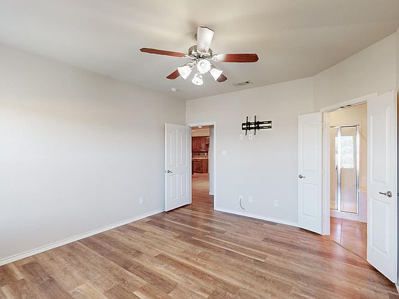 5th image of 3504 Hornbeam St
