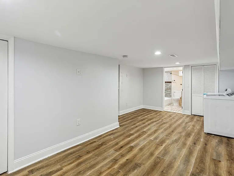 1450 N Marston St — Photo 35