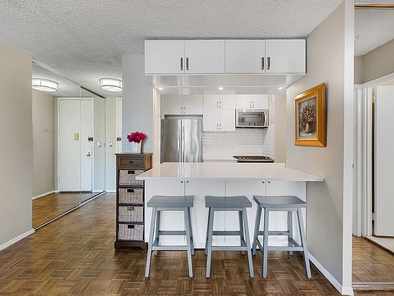 4th image of 404 E 79th St APT 11E
