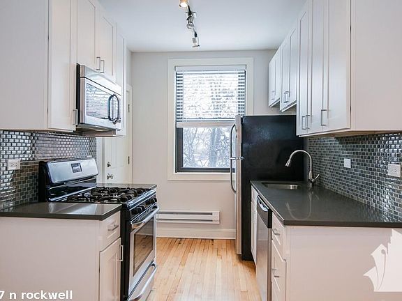 4th image of 2317 N Rockwell St #1713