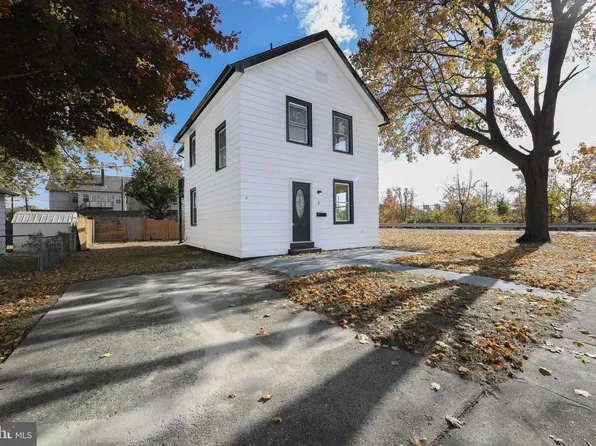 5 Harrison St, Penns Grove, NJ 08069