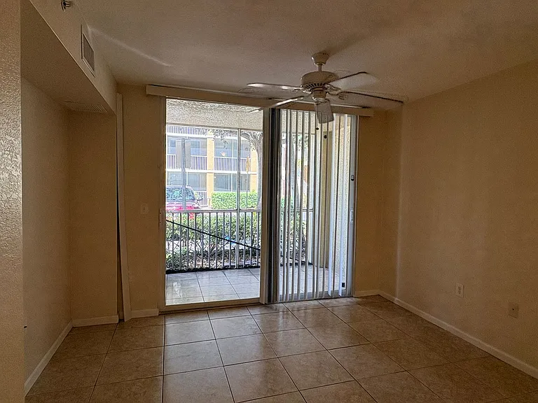 4121 Residence Dr #305 — Photo 6