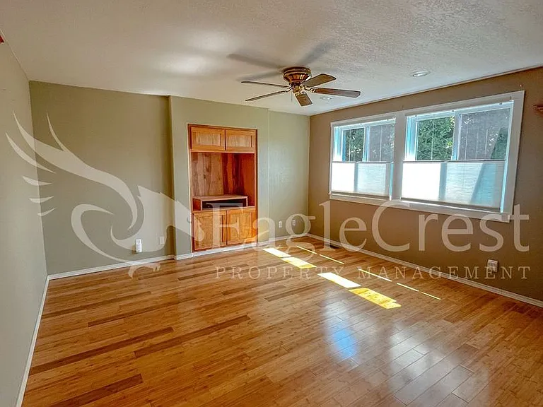 1130 SE Colonial Dr — Photo 5