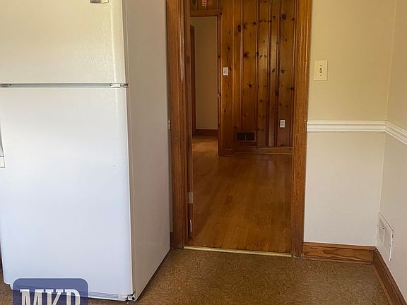 5th image of 3136 Fleetwood Ave
