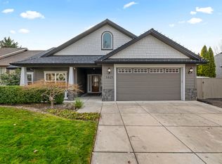 3864 Crystal Springs Dr, Medford, OR 97504