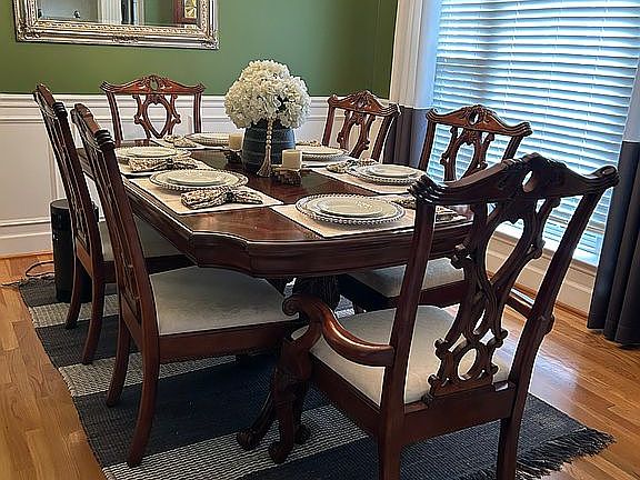 Dining Room - 11 ft. ceiling