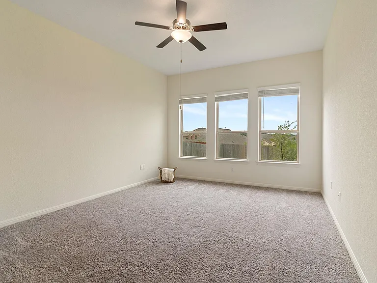 607 Allende Bnd — Photo 17