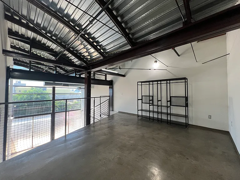 Lacy Studio Lofts — Photo 9