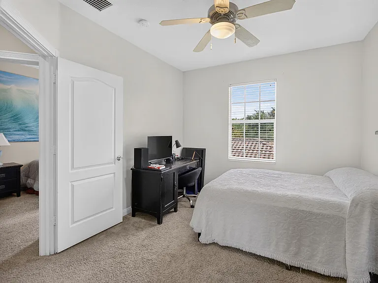 213 Barcelona Dr — Photo 32