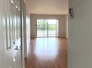 9355 SW 8th St APT 320, Boca Raton, FL 33428