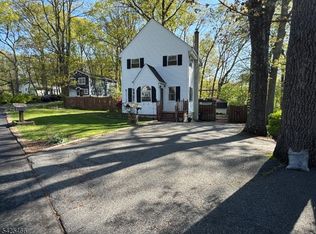 95 Unger Ave, Hopatcong Boro, NJ 07874