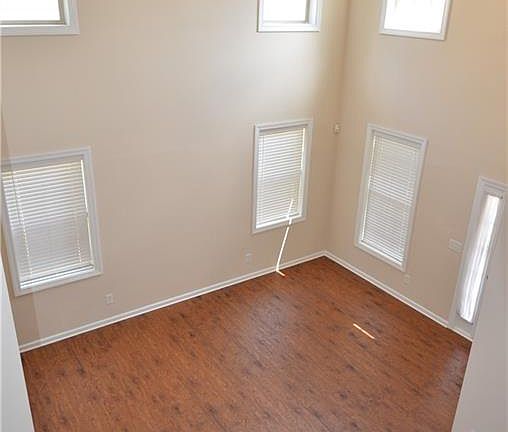 4th image of 455 Wakefield Trce