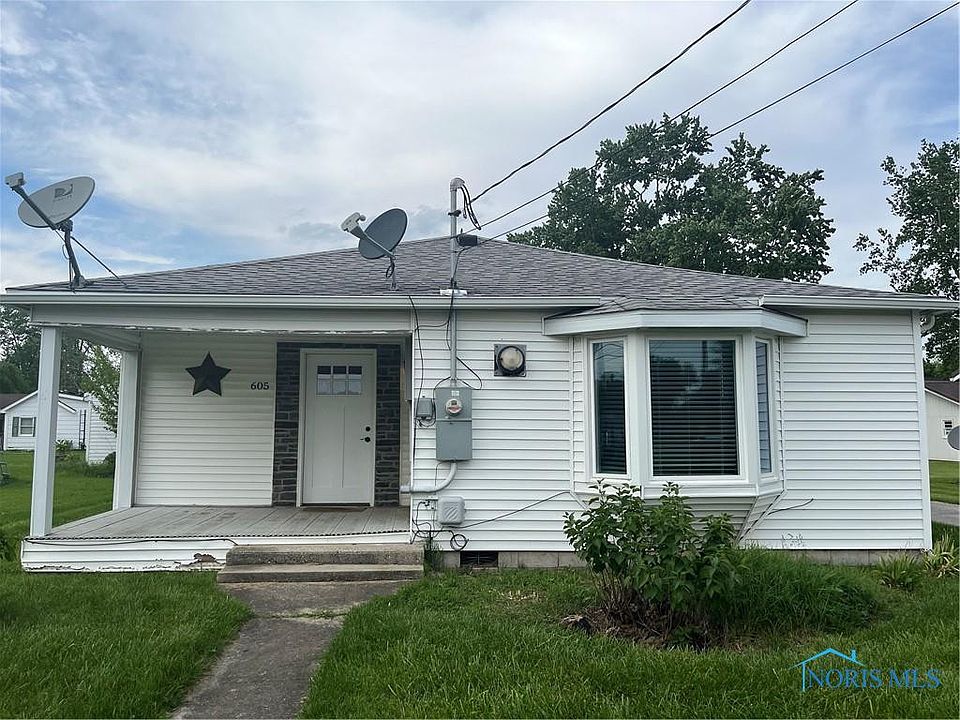 1st image of 605 E Water St