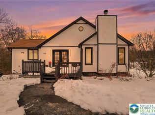 319 Ramblebush Rd, Stroudsburg, PA 18360