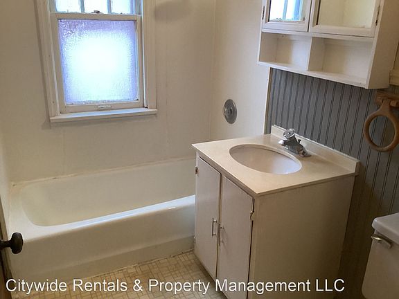 5th image of 3033 N Bartlett Ave