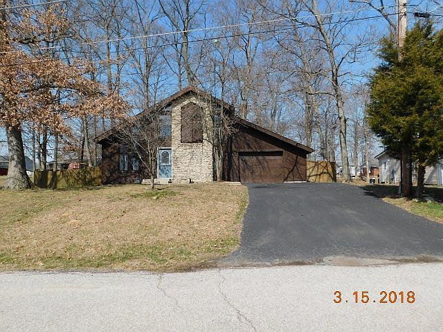 1st image of 258 E Woodlawn Dr