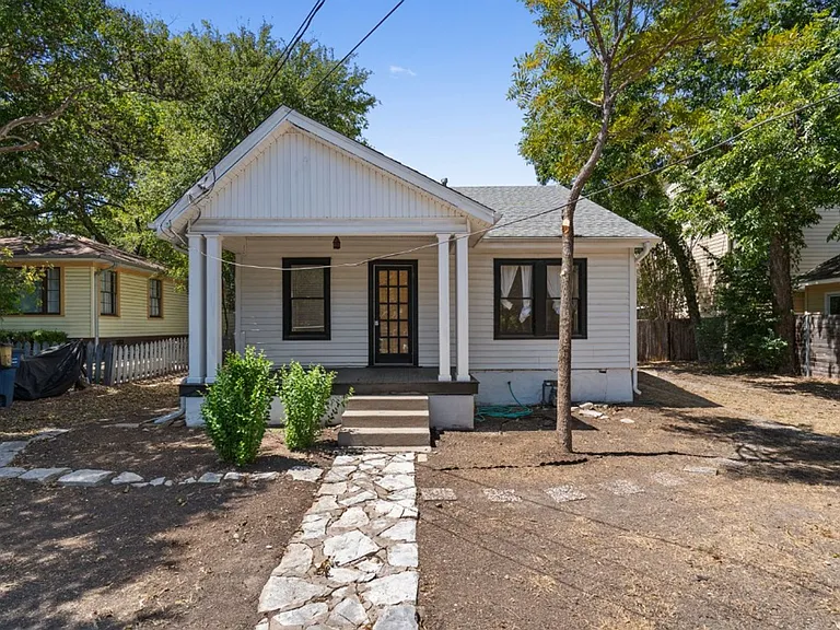 1500 Newning Ave — Photo 3