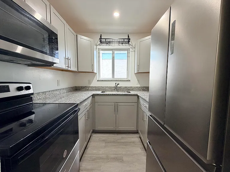 1853 Madison St #1 — Photo 5