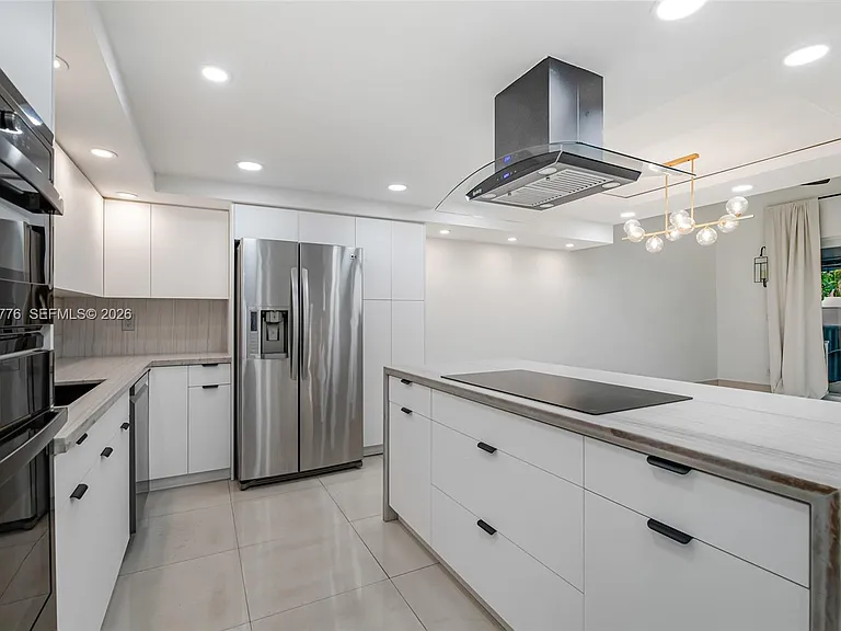 8411 SW 208th Ter — Photo 16