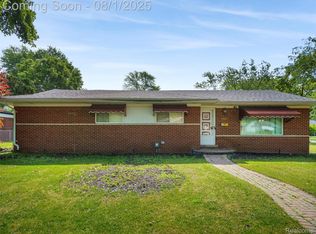 31310 Pinto Dr, Warren, MI 48093