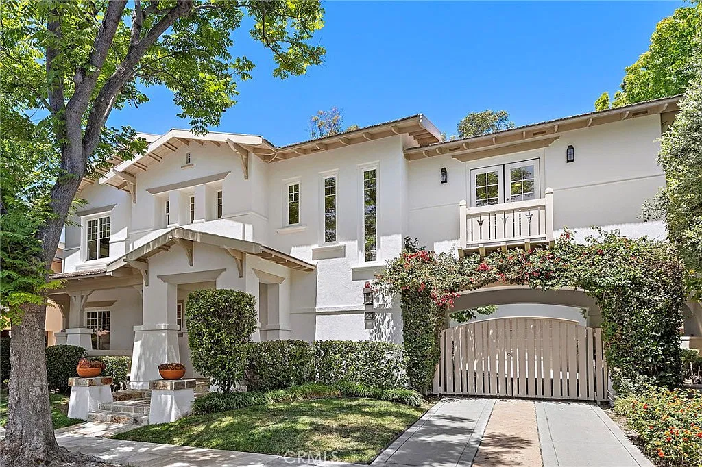 4 bed, 5.5 bath, 3853 sqft, $8,000 — Photo 3