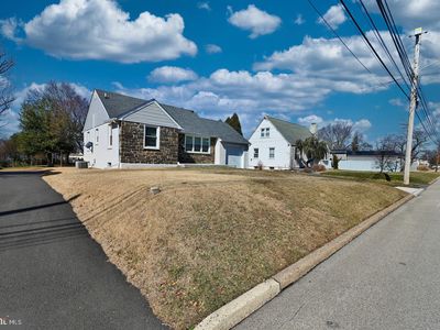 215 Lancaster Ave, Hatboro, PA, 19040