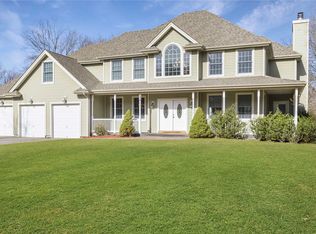 215 Tarpon Dr, Southold, NY 11971