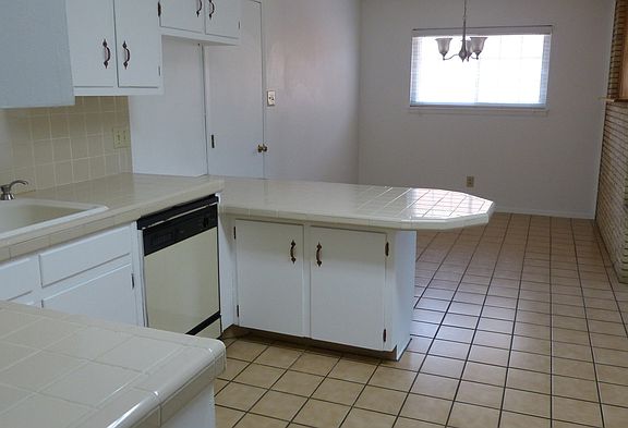 3rd image of 504 W 18th St