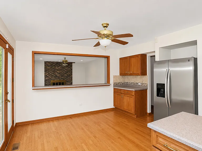 706 N Point Dr — Photo 11