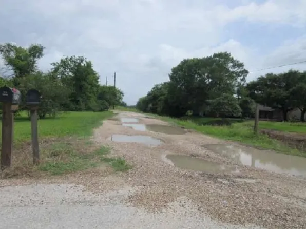 2732 Shouse Rd, Santa Fe, TX 77510