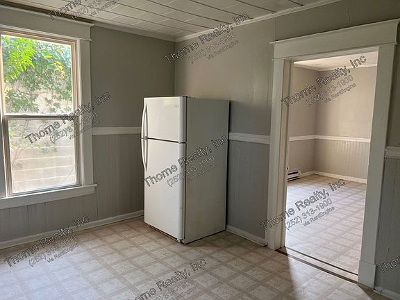 2nd image of 1314 Clark St