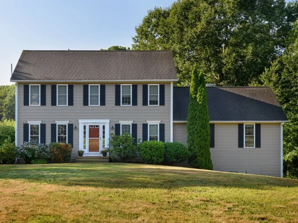 9 Cameron Dr, Rutland, MA 01543
